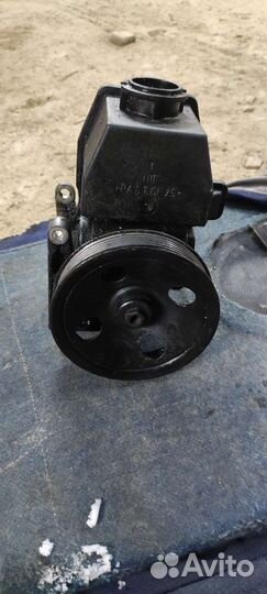 Оригинальный насос гур М111 W210