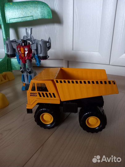 Игрушки для мальчика пакетом