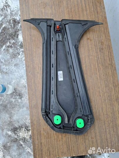 Декоративная накладка стойки Mercedes-Benz GLA