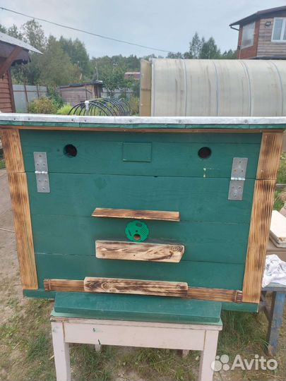 Улей для пчел новый