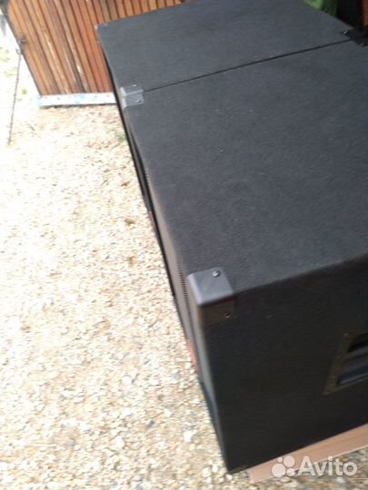 Сабвуфера 18 дюймов 600вт. каждый
