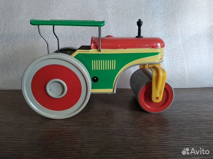 Игрушка времён СССР. Каток. Асфальтоукладчик