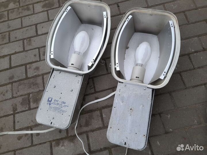 Прожектор уличный дрл