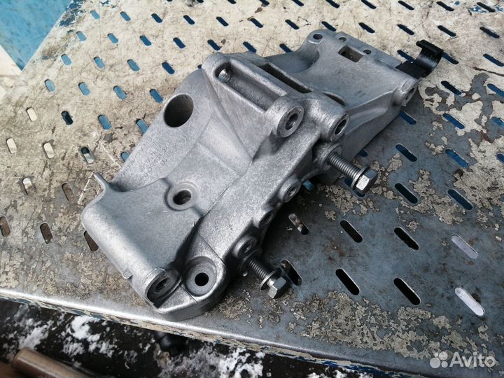 Кронштейн генератора B47D20 BMW X4 F26 X3 F25