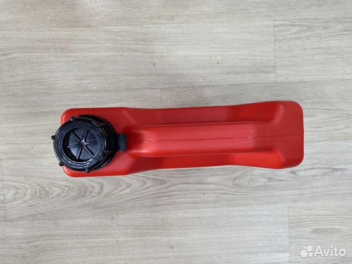 Плоская канистра Экстрим + 10 литров (красная)