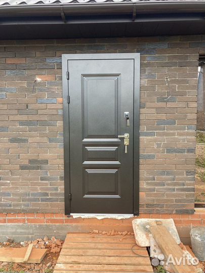 Дверь металлическая с терморазрывом в частный дом