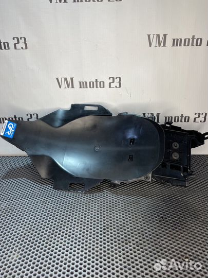 Задний подкрылок подрамника honda vfr 1200 2010-16