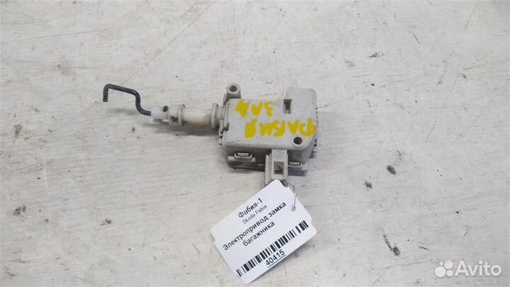 Электропривод замка багажника Skoda Fabia