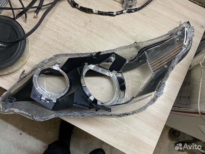 Стекло с ресничкой фары правой Bmw 5 E60 E61