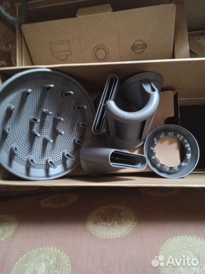 Фен Dyson supersonic новый