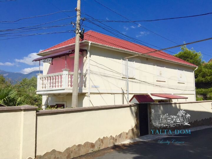 Дом 270 м² на участке 2 сот.