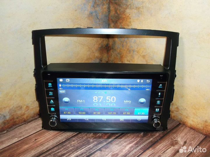 Магнитола Mitsubishi Pajero 4 Android с крутилками