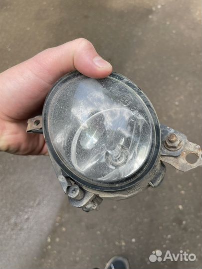 Противотуманные фары Mitsubishi