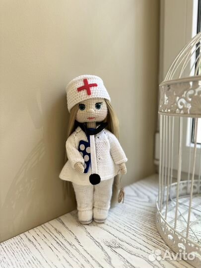 Вязанная кукла