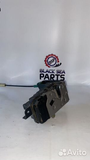 Передний левый замок Opel Zafira B