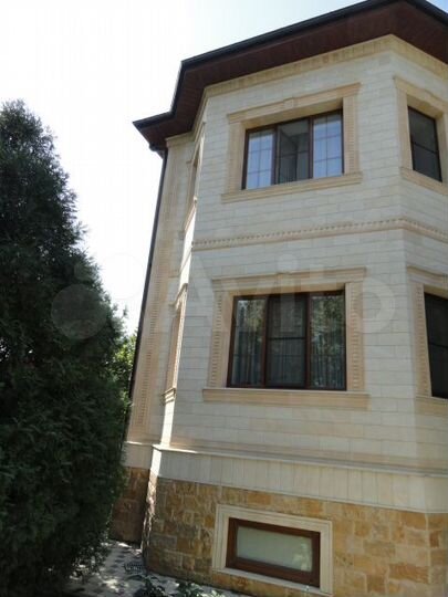 Дом 258 м² на участке 9 сот.