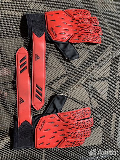 Вратарские перчатки adidas предатор