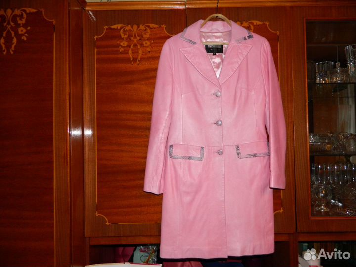 Toto. Кожаный плащ