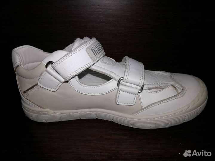 Сандалии новые для мальчика