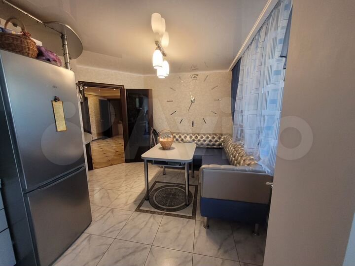 2-к. квартира, 66 м², 3/6 эт.