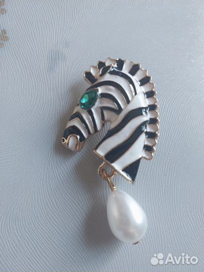 Эффектные броши 