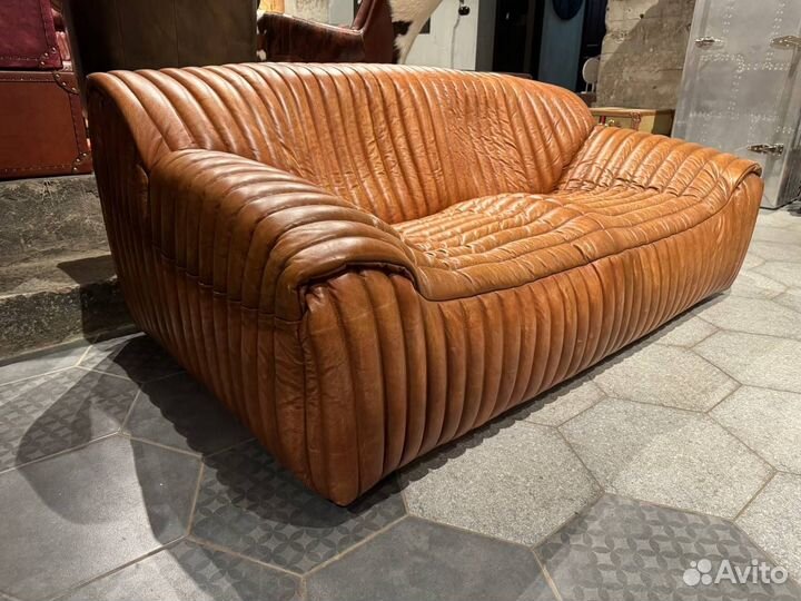 Двухместный прямой кожаный диван Thutsi