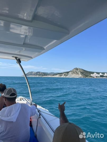 Морские прогулки на катере