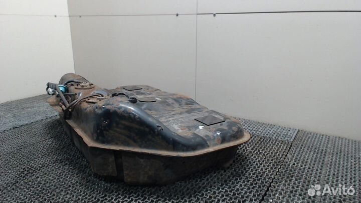 Бак топливный Mitsubishi Sigma, 1991