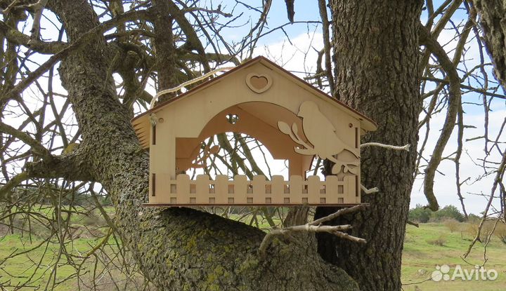 Кормушка для птиц из дерева