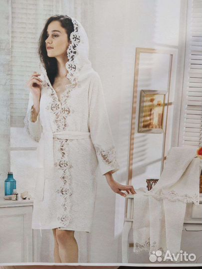 Халат с полотенцами подарочный комплект