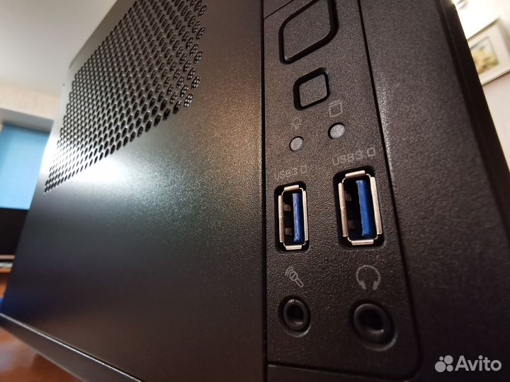 Мини пк ITX i5 9500 / 16 Gb / SSD 256Gb / 550W
