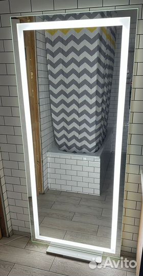 Зеркало с подсветкой парящее