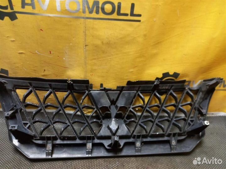 Решетка радиатора Mitsubishi Pajero Sport K96W