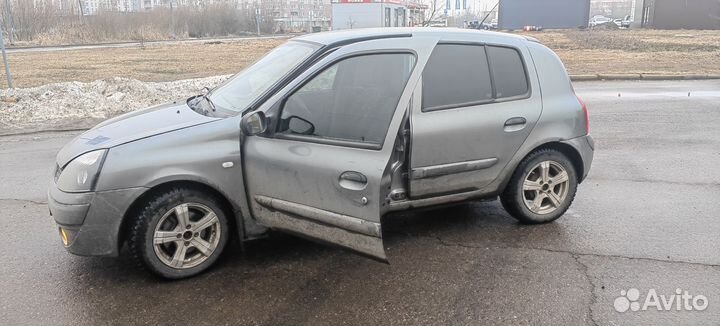 Renault Clio 1.4 AT, 2003, 150 000 км