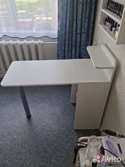 Стол маникюрный