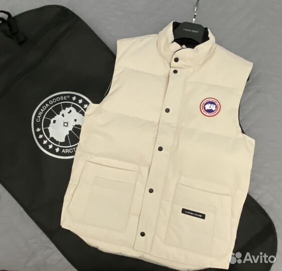 Canada goose жилетка новая