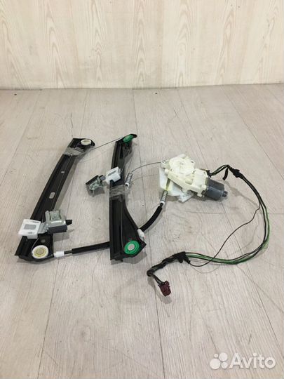 Стеклоподъемник передний левый Mercedes Benz C200