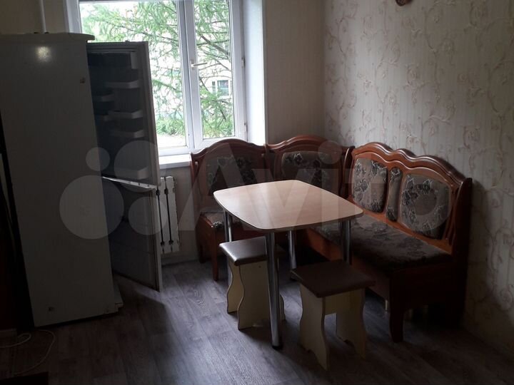 3-к. квартира, 64 м², 2/4 эт.