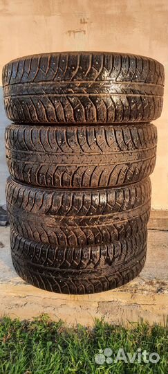 Bridgestone Ice Cruiser 7000 205/55 R16 T