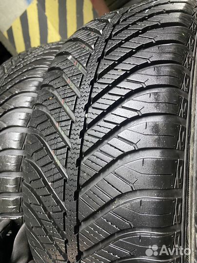 Goodyear Vector 4Seasons 205/55 R16