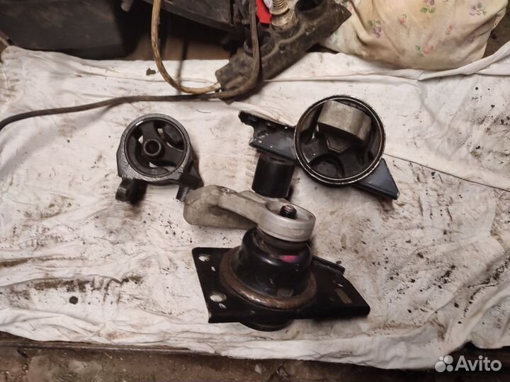 Подушка двигателя Kia Rio 2 JB 2011