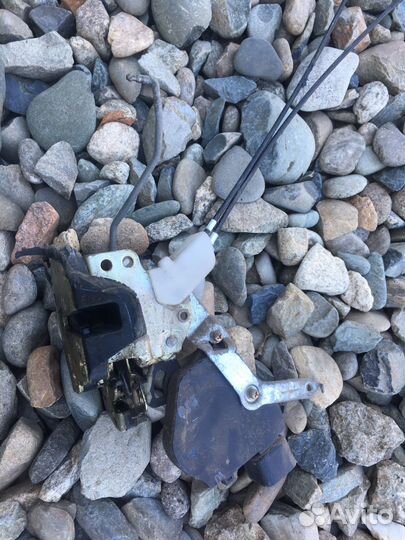 Toyota corolla 120 замок двери