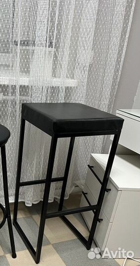 Стул для визажиста бровиста