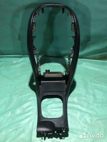 Центральная консоль Mitsubishi Carisma