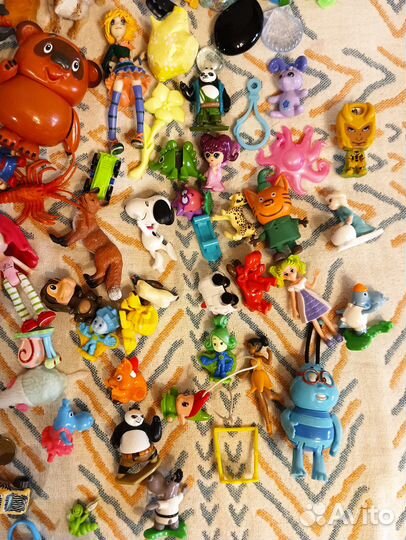 Игрушки пакетом киндер сюрприз