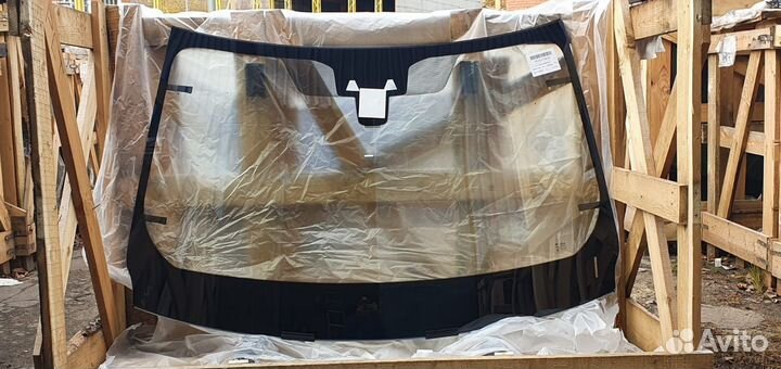 Стекло лобовое Range Rover Velar L560 5D SUV 2018