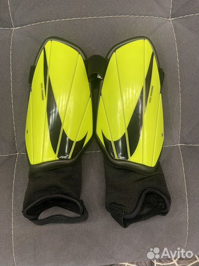 Щитки футбольные nike
