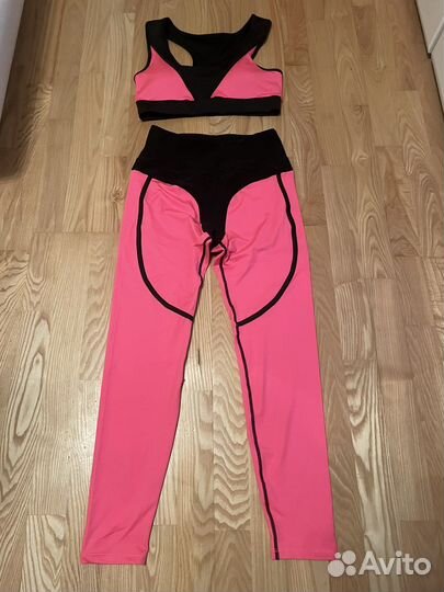 Легинсы и топ спортивные новые