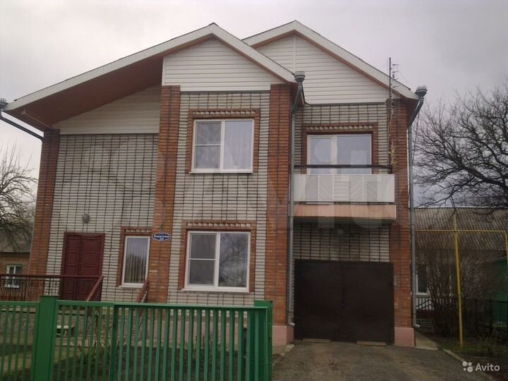 Дом 196 м² на участке 12 сот.