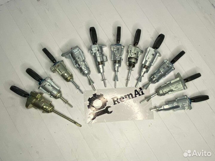 Личинки замка двери на VAG